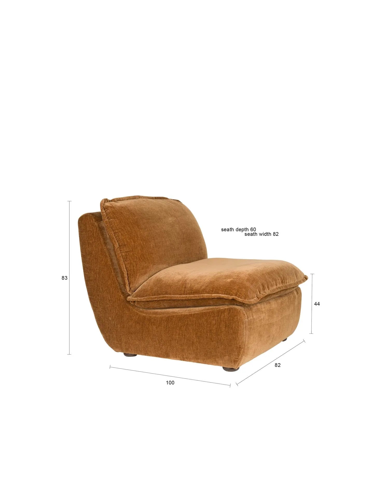 Der Loungesessel Radley von Dutchbone vereint Komfort und Stil mit weichen Kissen und eleganten Holzbeinen für Ihr Zuhause.