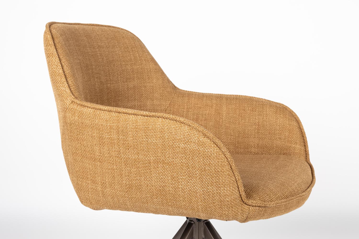 Stuhl Toye in Ocker präsentiert im Onlineshop von KAQTU Design AG. Stuhl ist von White Label Living