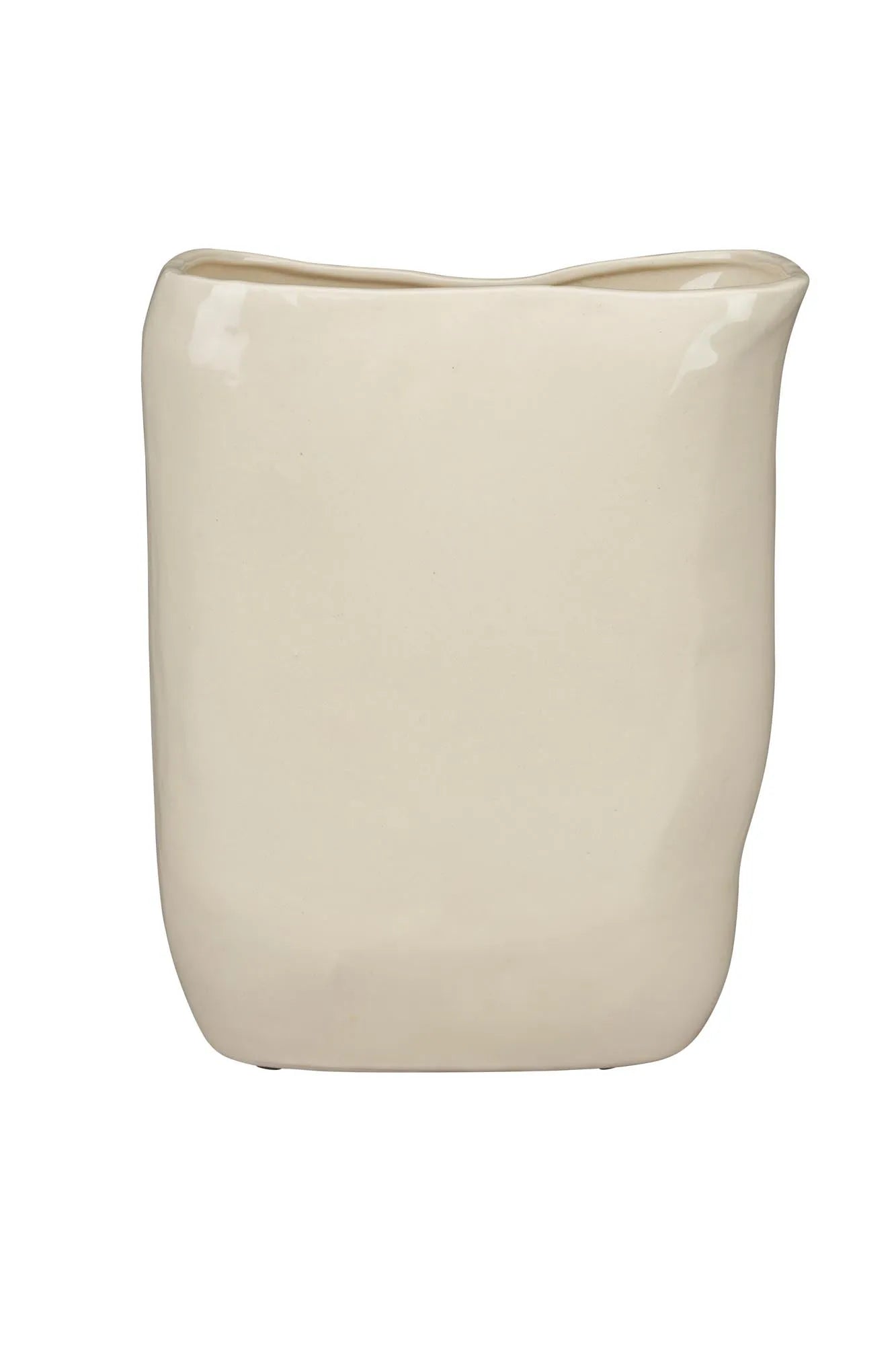 Die Vase Edna M von Dutchbone vereint modernes Design mit Eleganz und setzt stilvolle Akzente in Ihrer Einrichtung.