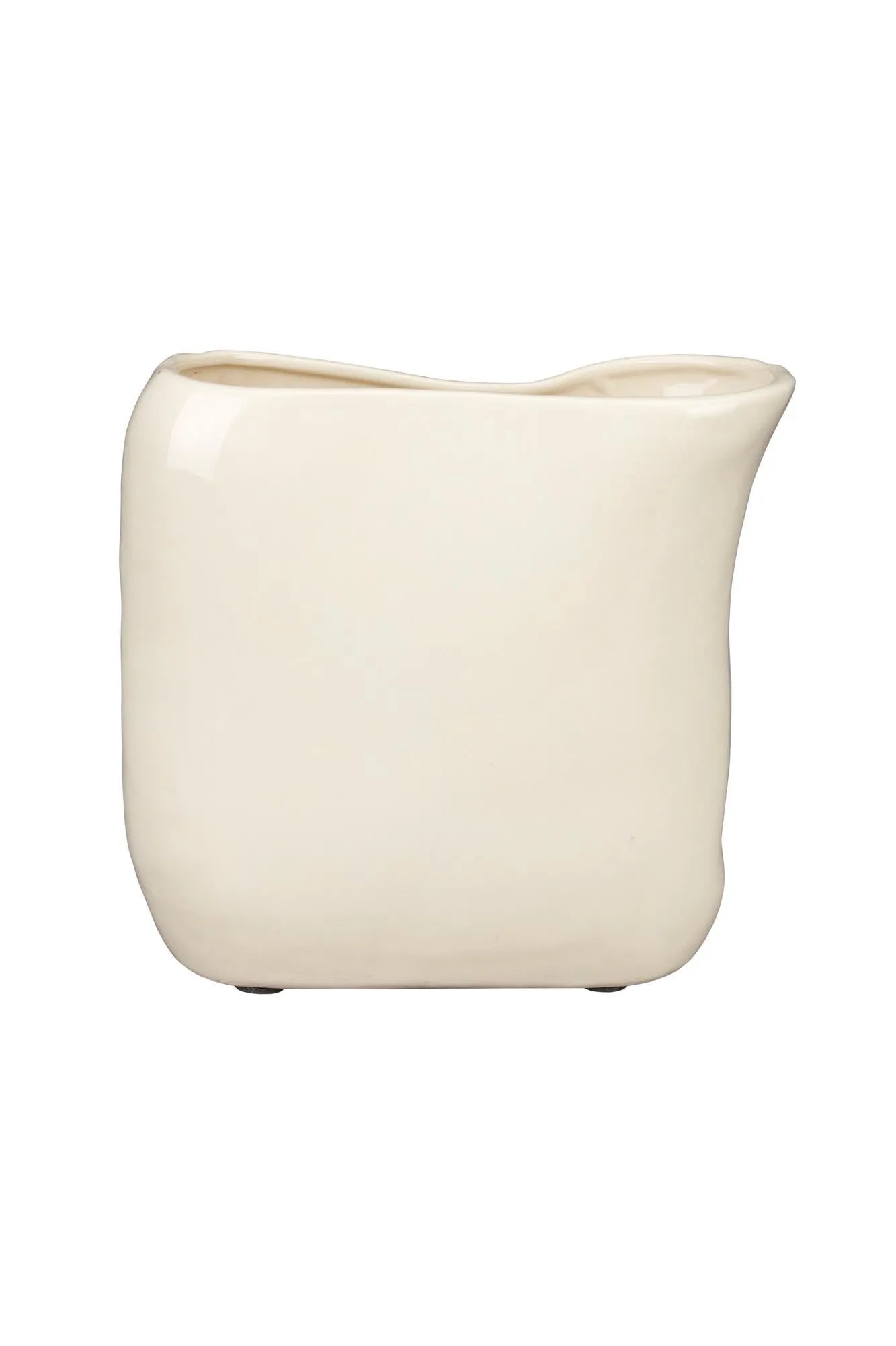 Die Vase Edna S von Dutchbone überzeugt mit modernem Stil und ist perfekt für elegante, zeitgemäße Dekorationen.