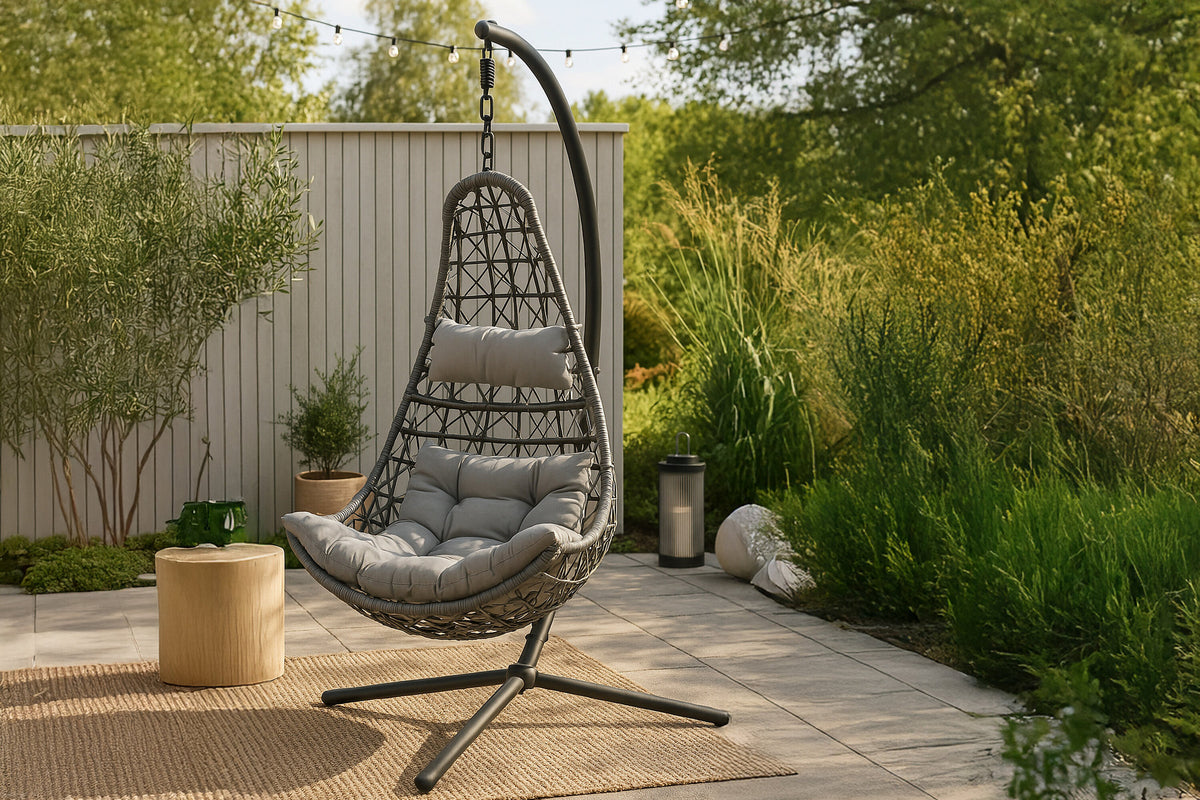 Edinburgh Hängesessel in Grau präsentiert im Onlineshop von KAQTU Design AG. Outdoor-Sessel ist von Venture Home