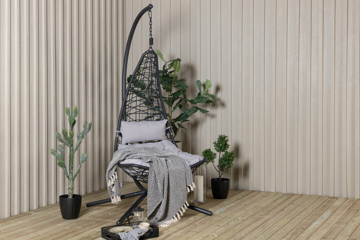 Edinburgh Hängesessel in Schwarz präsentiert im Onlineshop von KAQTU Design AG. Outdoor-Sessel ist von Venture Home