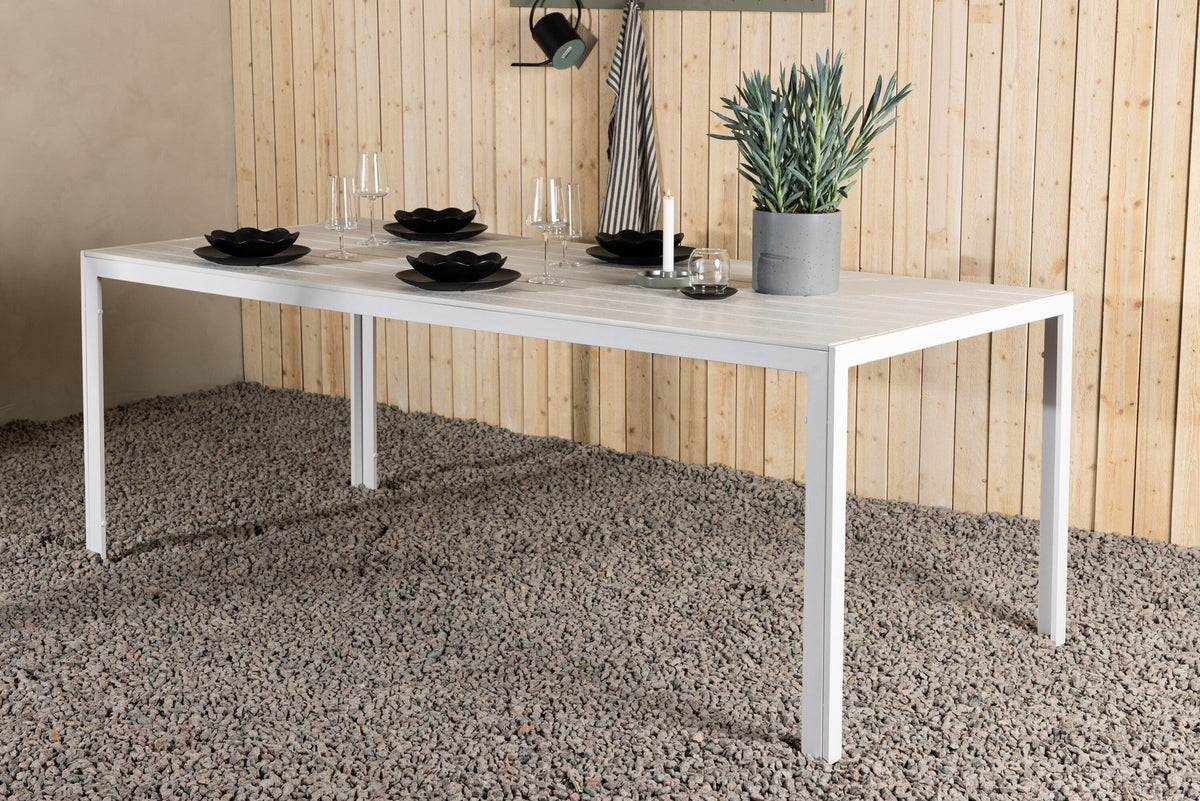 Break Gartentisch rechteckig in Weiss präsentiert im Onlineshop von KAQTU Design AG. Gartentisch ist von Venture Home