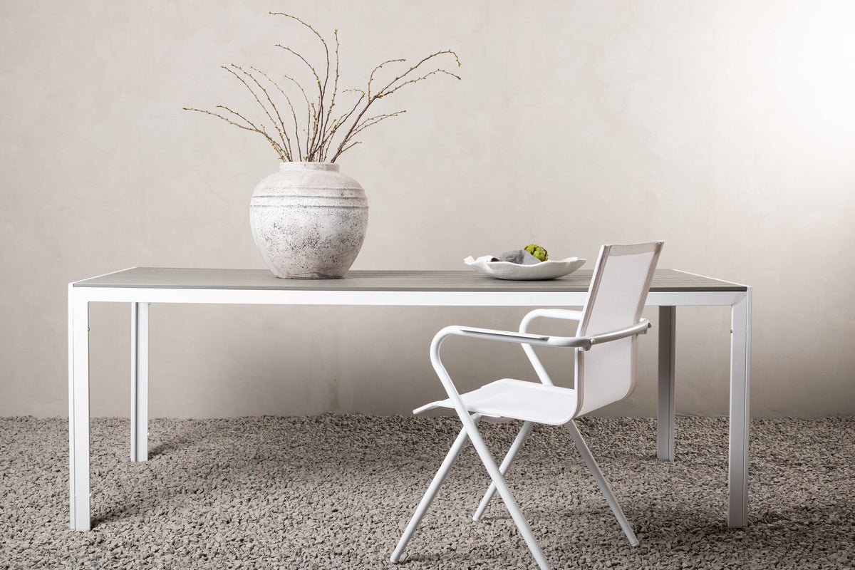 Break Gartentisch in Grau präsentiert im Onlineshop von KAQTU Design AG. Gartentisch ist von Venture Home