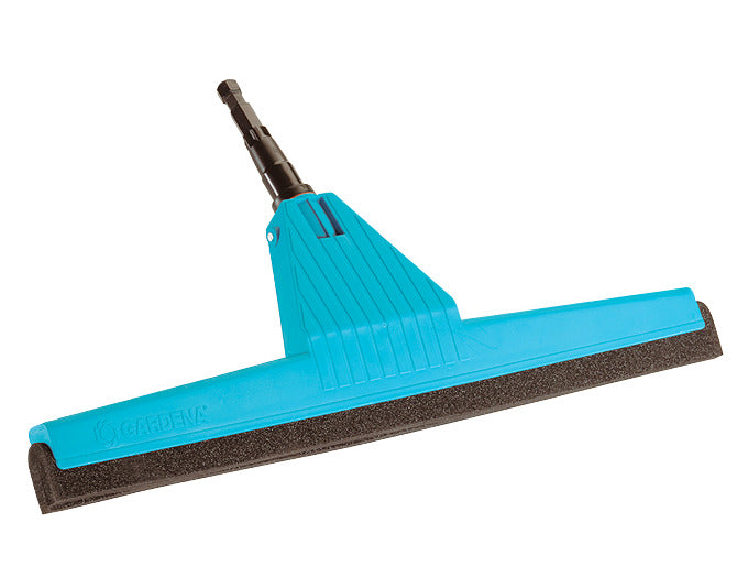 GARDENA Wasserschieber Combi 43 cm in  präsentiert im Onlineshop von KAQTU Design AG. Bewässerung ist von GARDENA