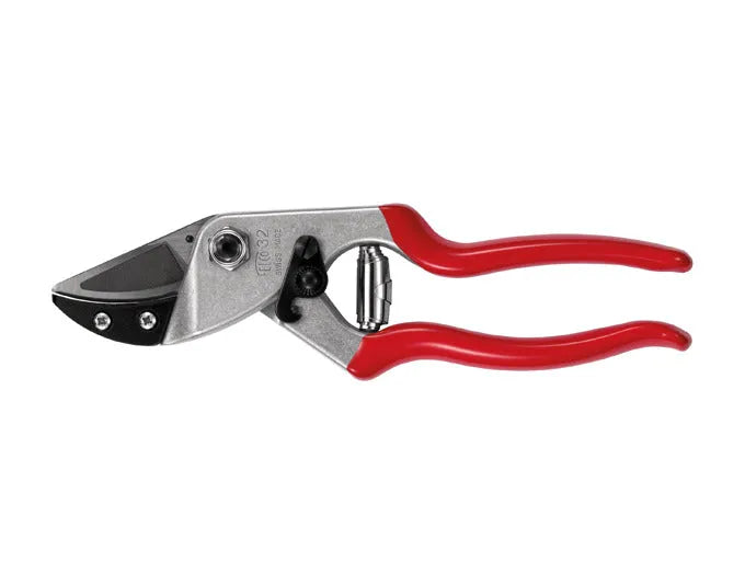 FELCO Baumschere Modell 32 in  präsentiert im Onlineshop von KAQTU Design AG. Werkzeug ist von FELCO