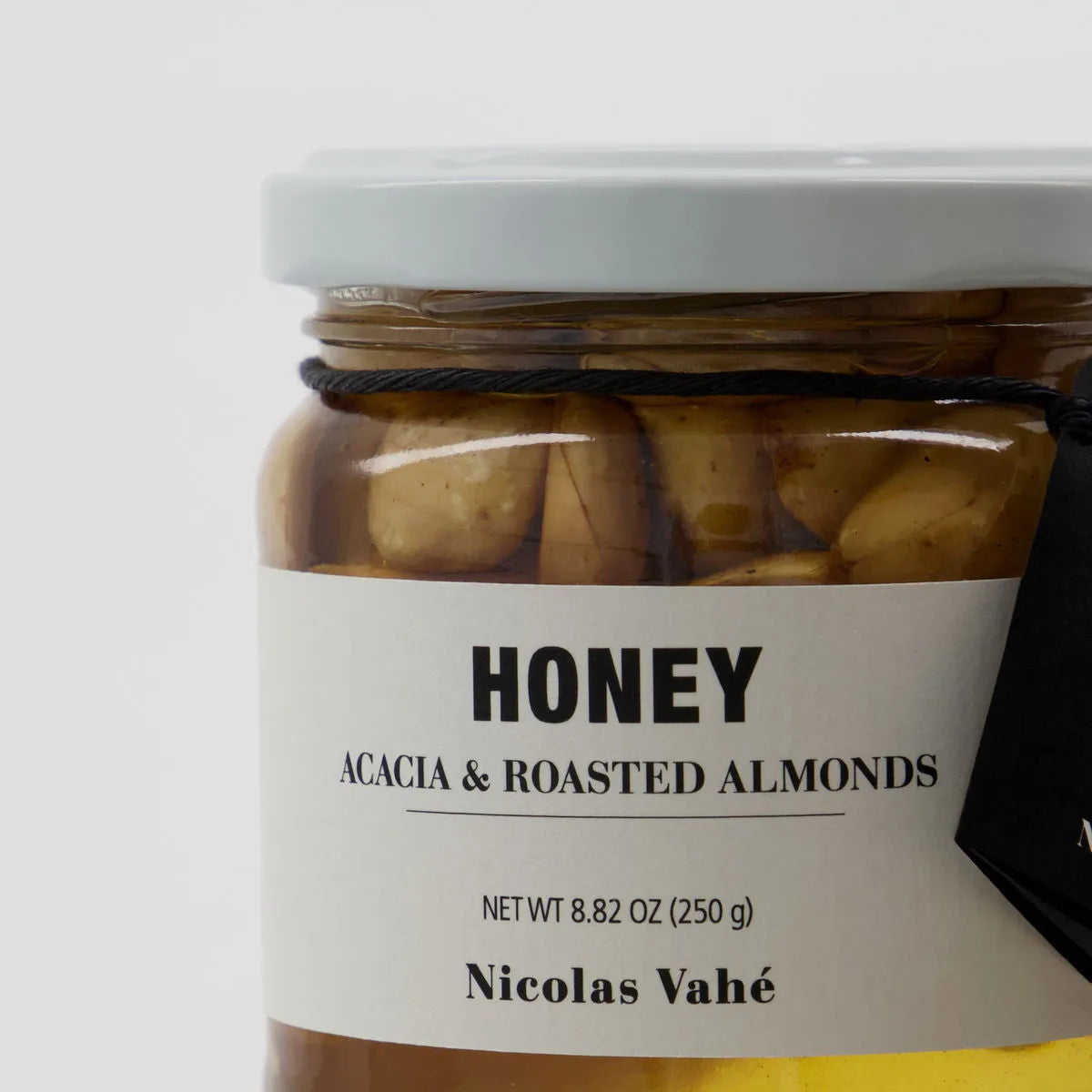 Akazienhonig mit gerösteten Mandeln – Gourmet-Genuss von Nicolas Vahé.