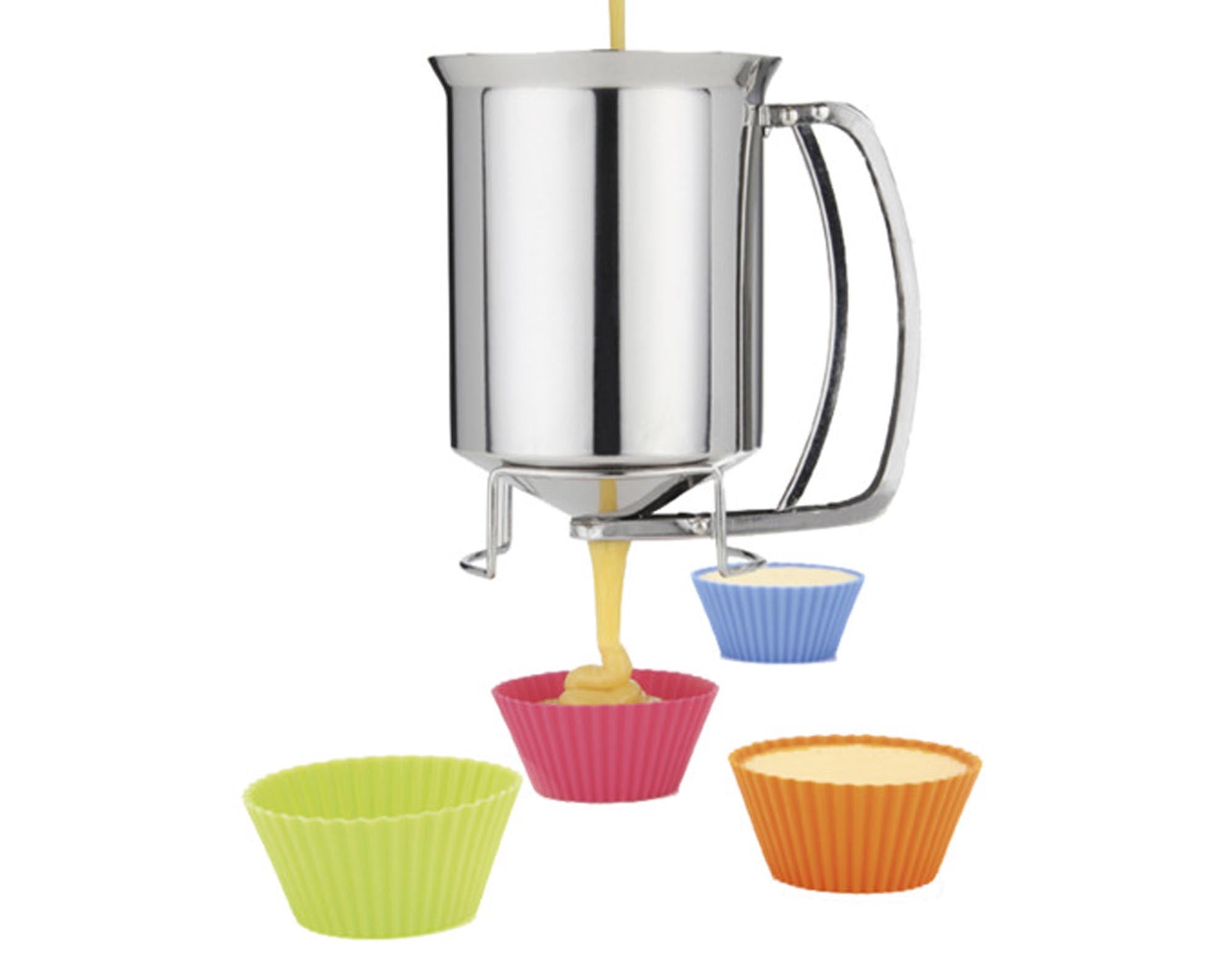 Eleganter Dosiertrichter aus Edelstahl, 750 ml, ideal für präzises Backen. Hygienisch, spülmaschinenfest, vielseitig einsetzbar.