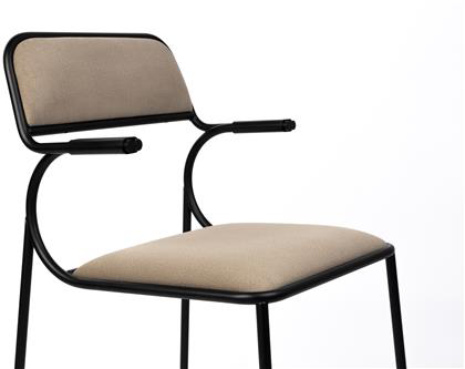 Stuhl ALBA in Schwarz / Beige präsentiert im Onlineshop von KAQTU Design AG. Stuhl mit Armlehne ist von Zuiver