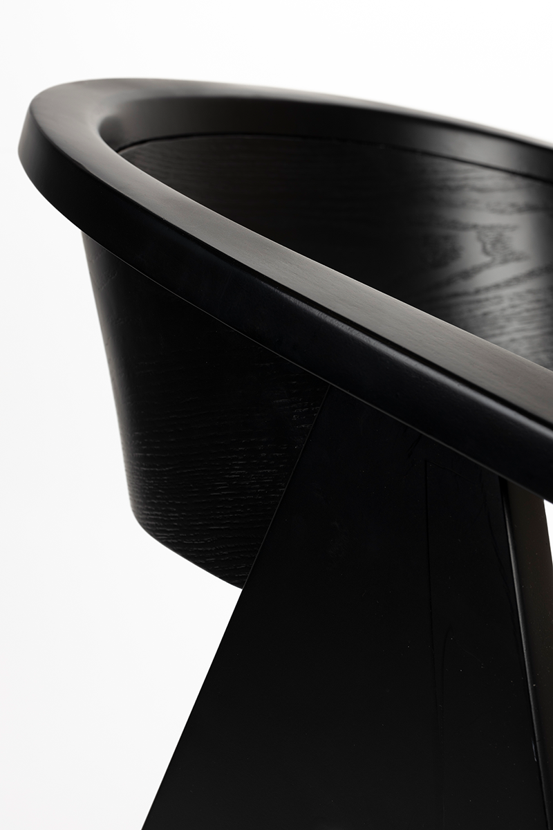 Stuhl Ndsm in Schwarz präsentiert im Onlineshop von KAQTU Design AG. Schalenstuhl mit Armlehne ist von Zuiver