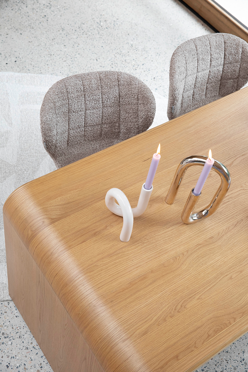 Stuhl OMG Soft in  Beige präsentiert im Onlineshop von KAQTU Design AG. Stuhl ist von Zuiver