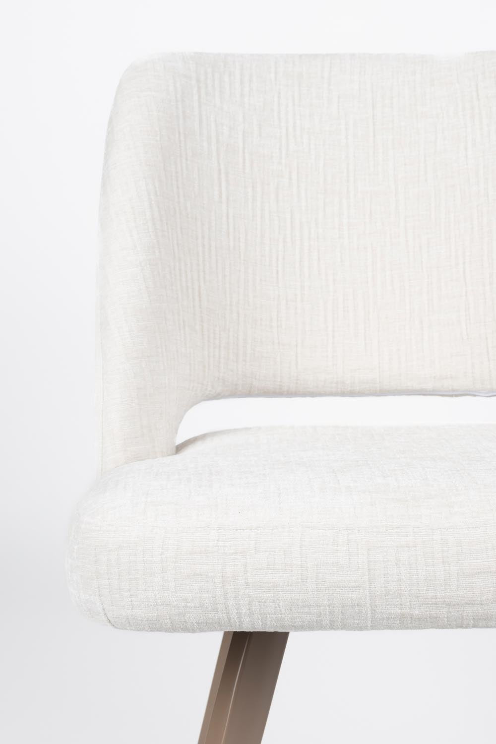 Yves Stuhl: Stilvoller Komfort für Ihr Esszimmer, mit langlebigem Polyesterbezug und eleganten Holzbeinen.
