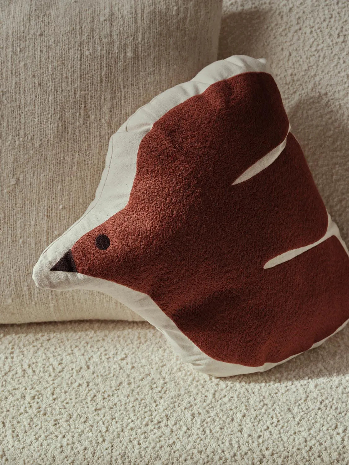 Swif Bird Kissen: Luxuriöses Design aus umweltfreundlicher Baumwolle.