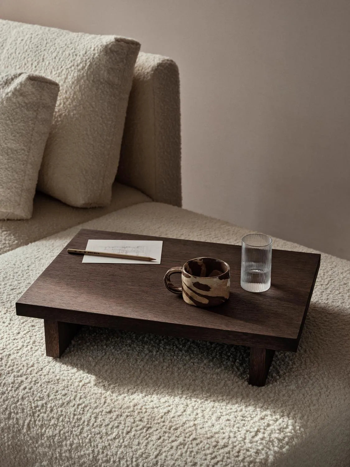 Ryu Mug Low von Ferm Living: Minimalistisches Design trifft Funktion.