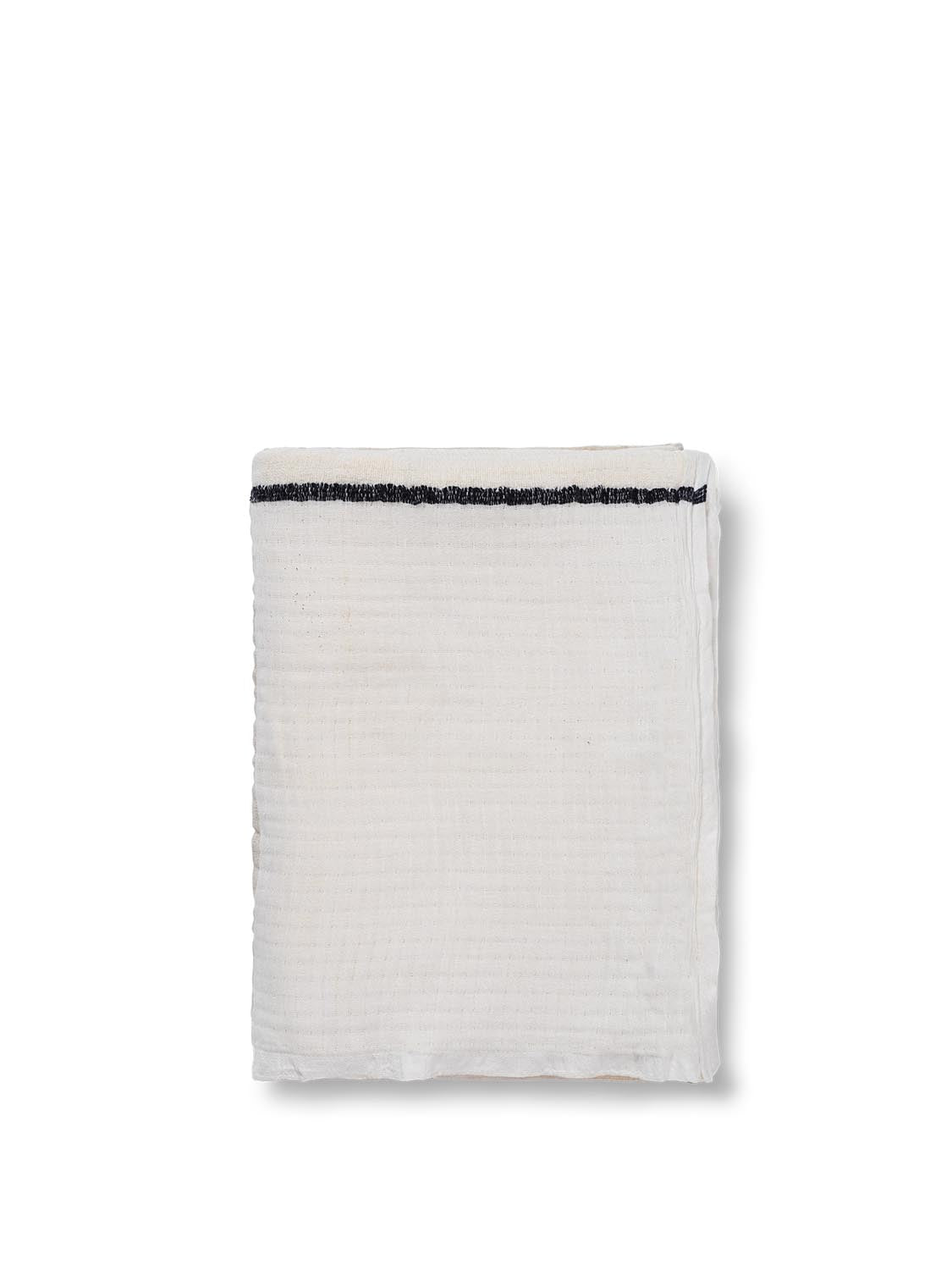 Luxuriöse Dela Decke von Ferm Living: Eleganz trifft Gemütlichkeit.