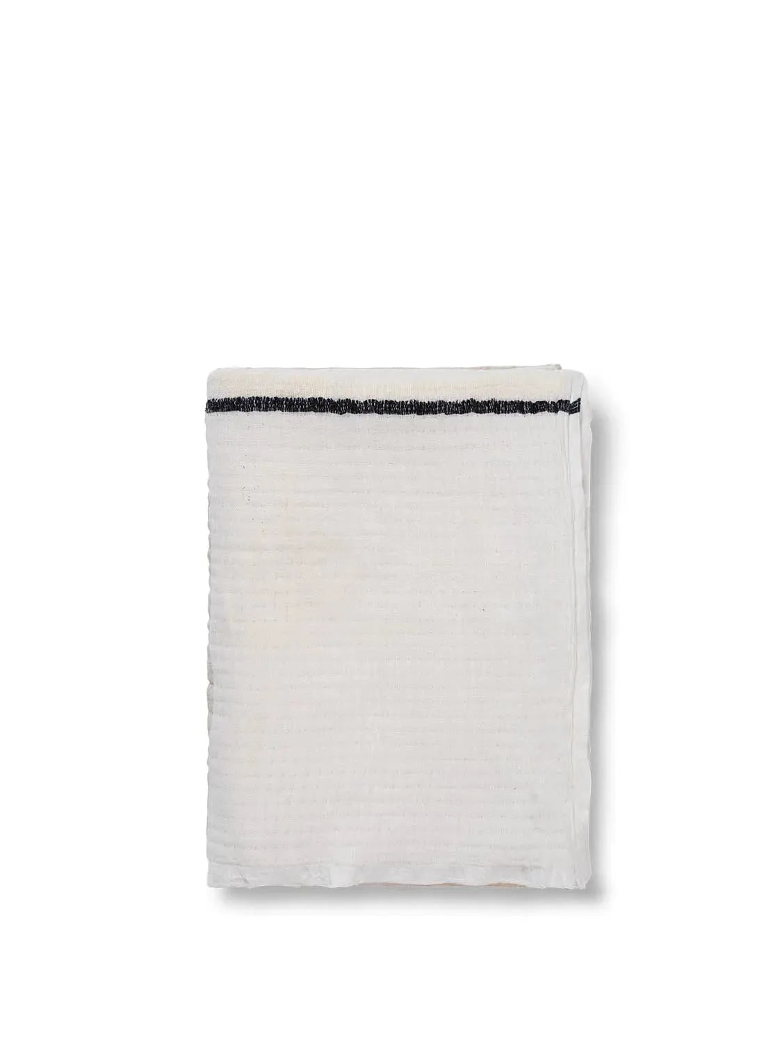 Luxuriöse Dela Decke von Ferm Living: Eleganz trifft Gemütlichkeit.