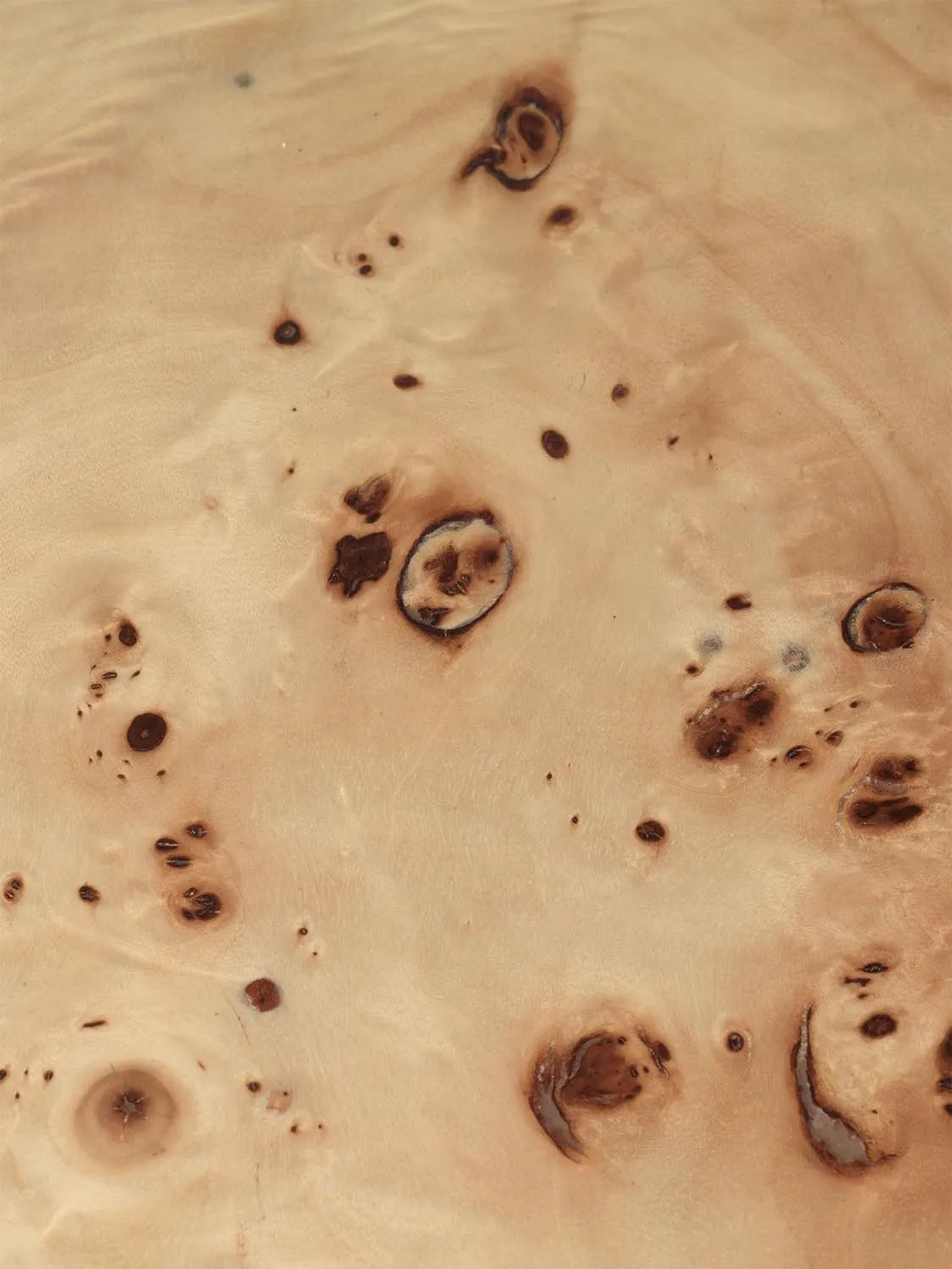 Burl Couchtisch von Ferm Living: Modernes Design trifft Funktionalität.
