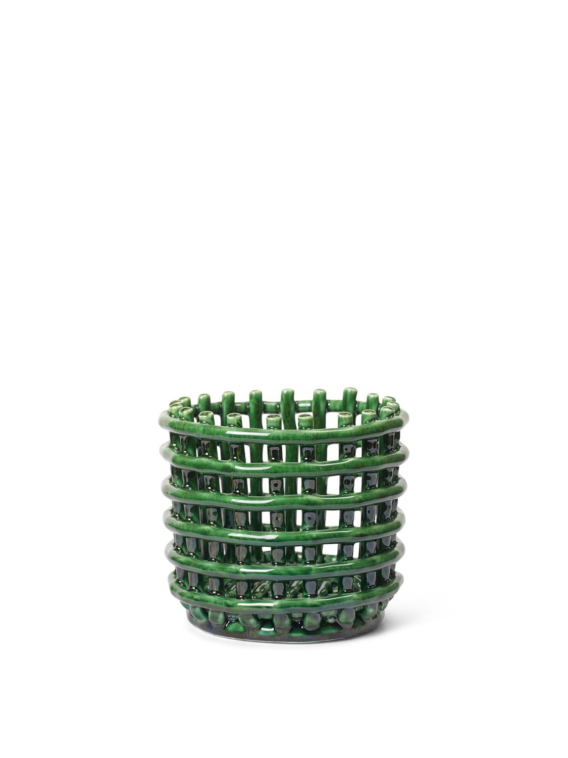 Stilvoller, kleiner Keramikkorb von Ferm Living für moderne Akzente.