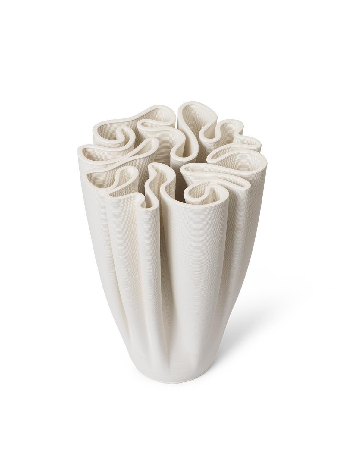 Entdecken Sie die Dedali Vase von Ferm Living – ein Meisterwerk aus Steinzeug, das Funktionalität und modernes Design vereint.