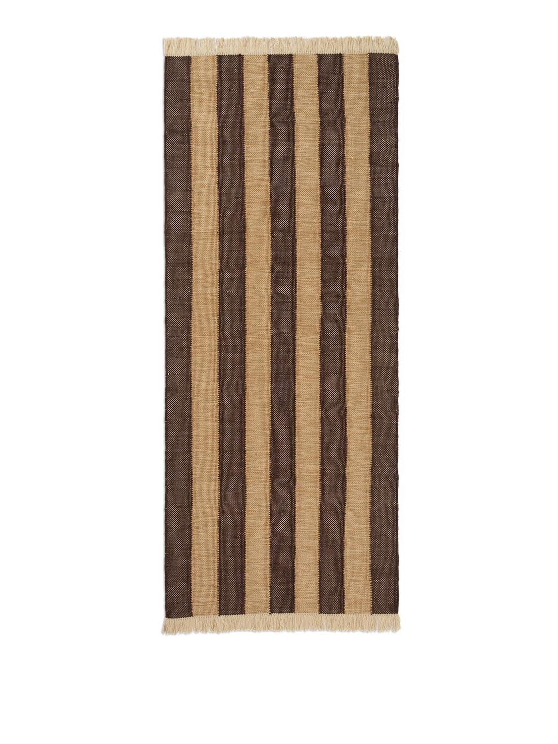 Der Ives Runner 80x200 von Ferm Living: Nachhaltiger, stilvoller Teppich aus recyceltem PET, ideal für drinnen & draußen.