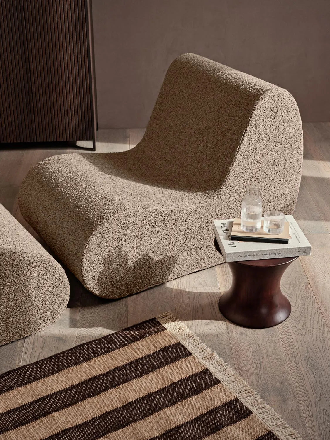 Elegantes Rouli Modul in Bouclé: Komfort, Flexibilität und modernes Design für drinnen und draußen.