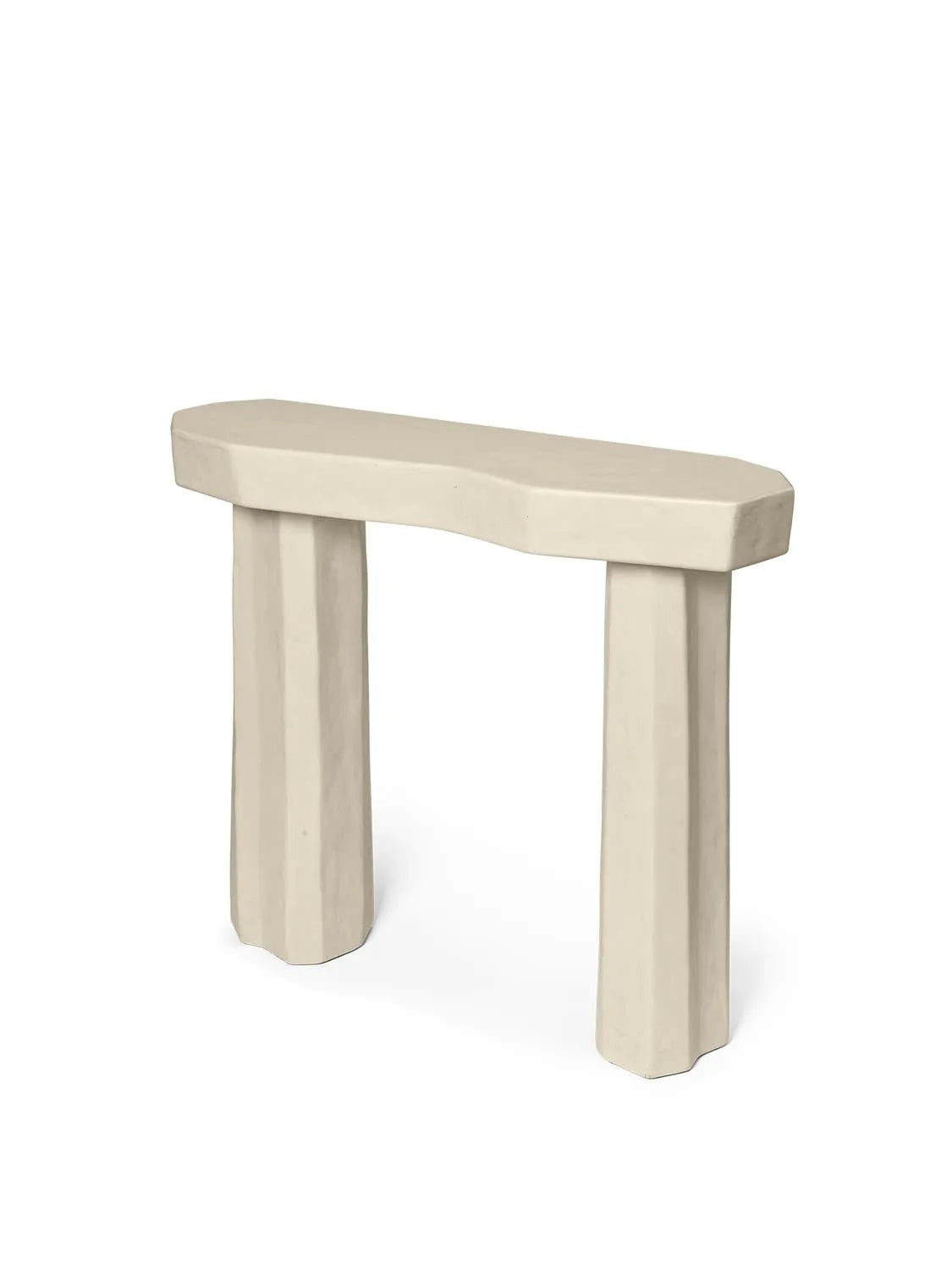 Minimalistische Staffa Konsole: Skandinavisches Design trifft Funktionalität.