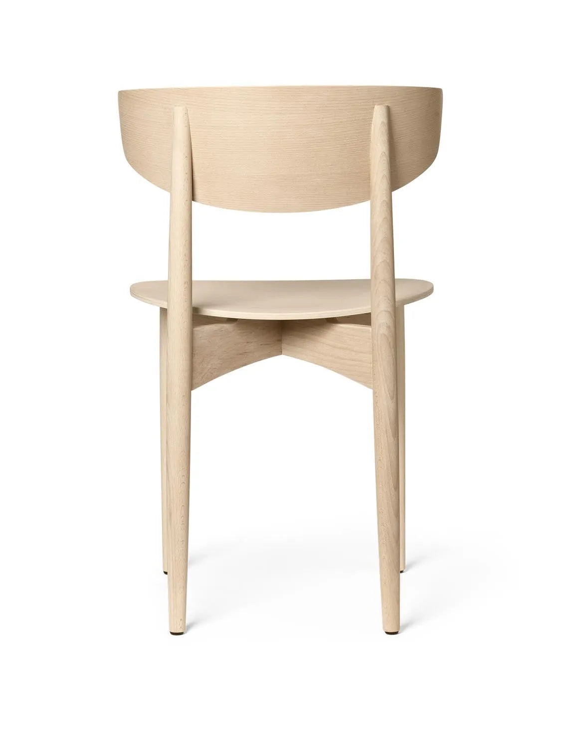 Herman Stuhl: Nachhaltiges Design aus hochwertigem Holz von Ferm Living.