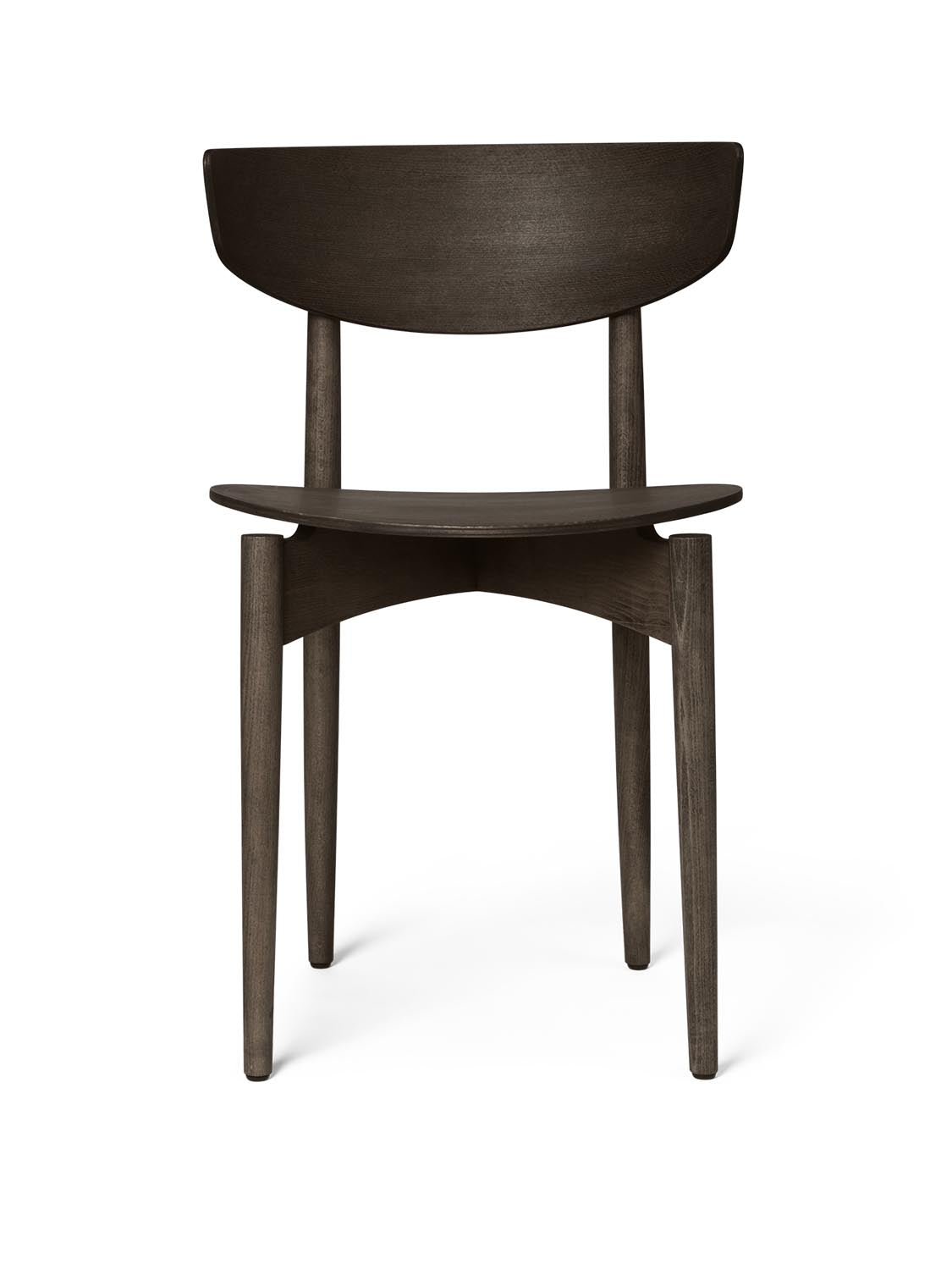 Der Herman Esszimmerstuhl Wood von Ferm Living: modernes Design, FSC-zertifiziertes Holz, komfortabel, vielseitig, nachhaltig.