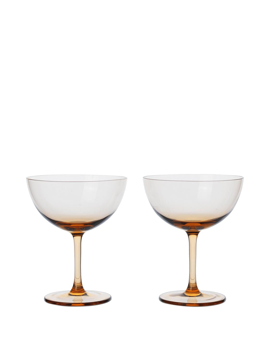 Exquisite Host Cocktailgläser: Mundgeblasen, elegant, langlebig. Perfekt für stilvolle Drinks und gesellige Runden. Zeitlose Eleganz.