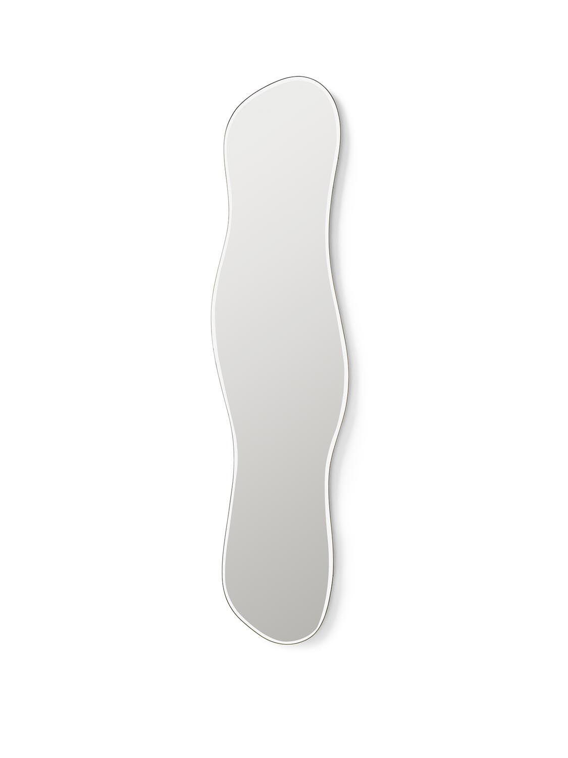 Großer Pond Mirror von Ferm Living: Stilvoller Blickfang für Ihr Zuhause.
