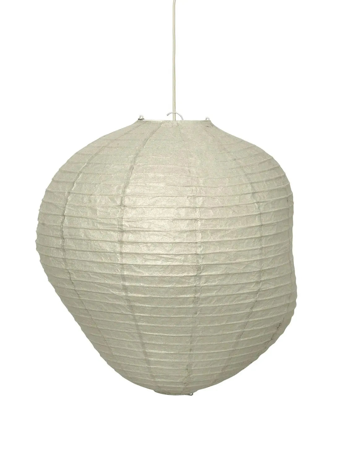 Eleganter Lampenschirm aus Washi-Papier für warmes Ambiente.