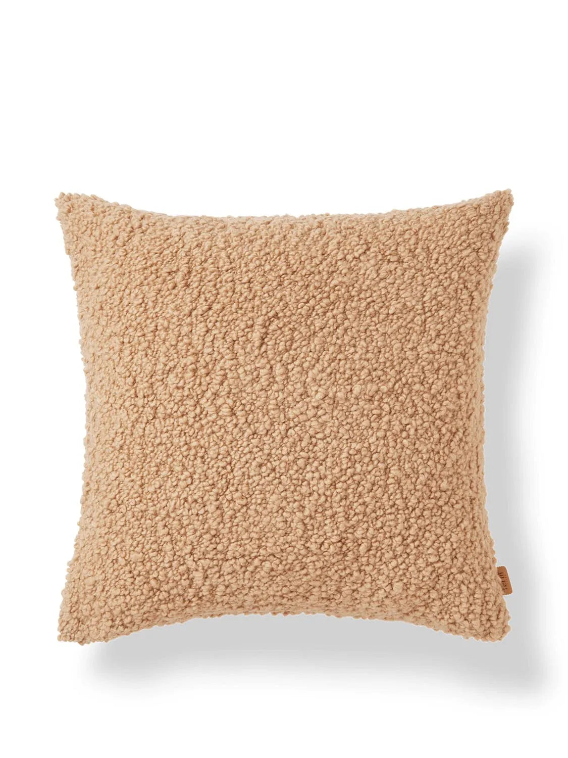 Ferm Living Moor Kissen: Zeitlose Ästhetik trifft auf Naturmaterialien.