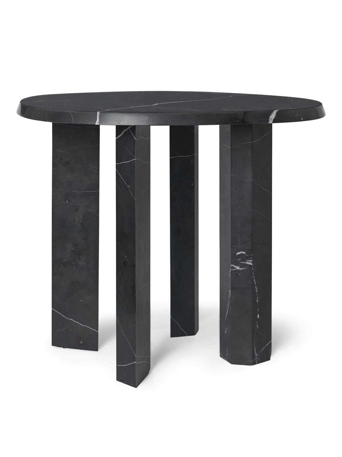 Moderner Taula Tisch von Ferm Living: Stilvoller Marmor-Akzent.