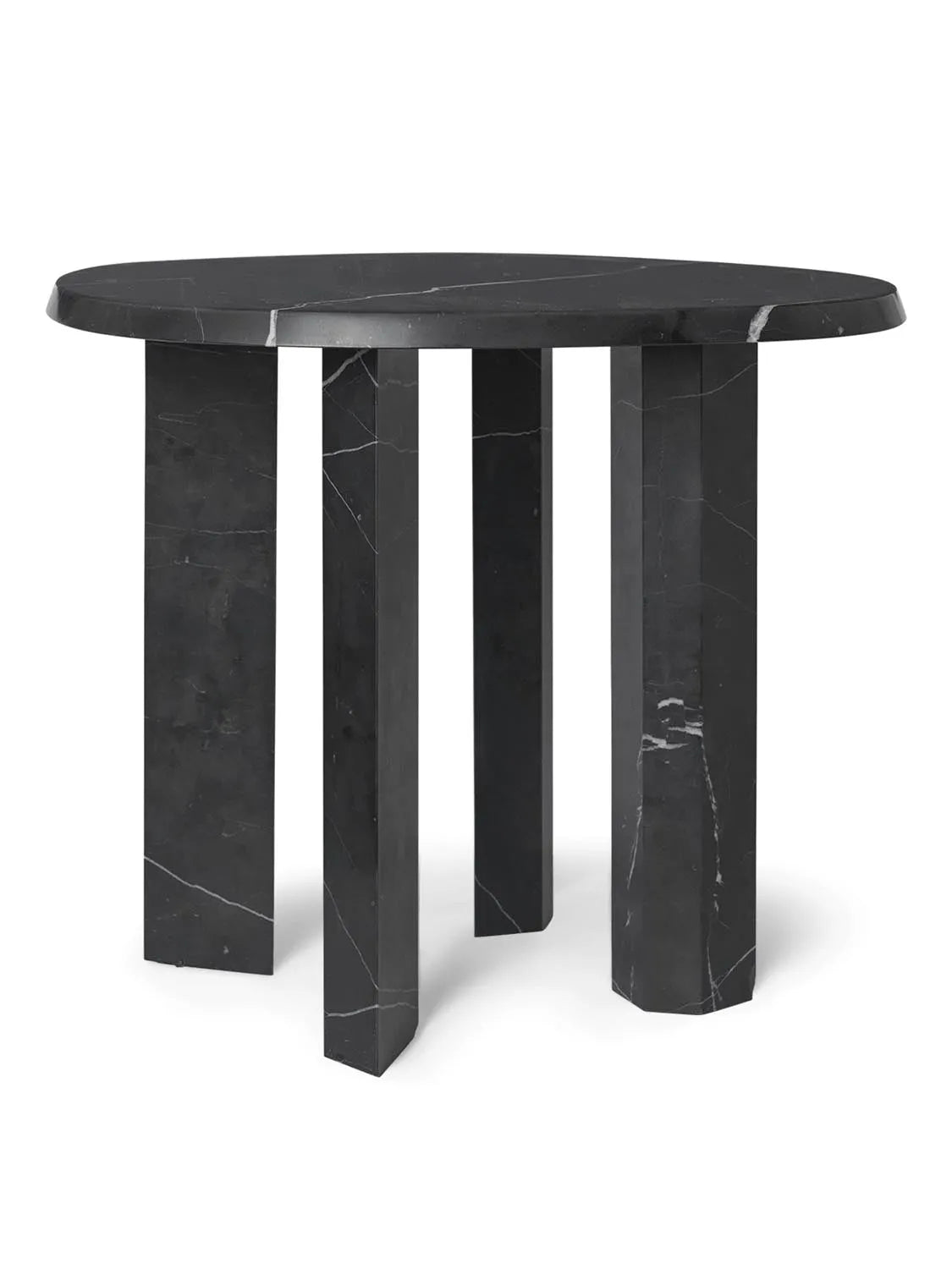 Moderner Taula Tisch von Ferm Living: Stilvoller Marmor-Akzent.
