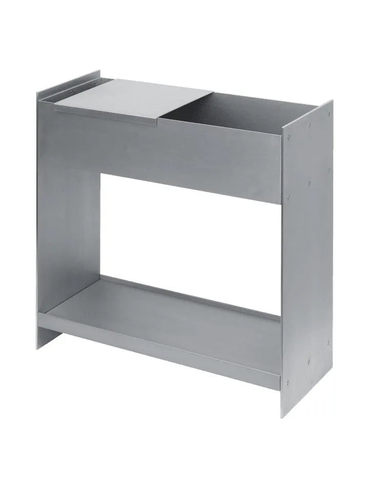 Lager Plant Box in Aluminium präsentiert im Onlineshop von KAQTU Design AG. Pflanzentopf Outdoor ist von Ferm Living