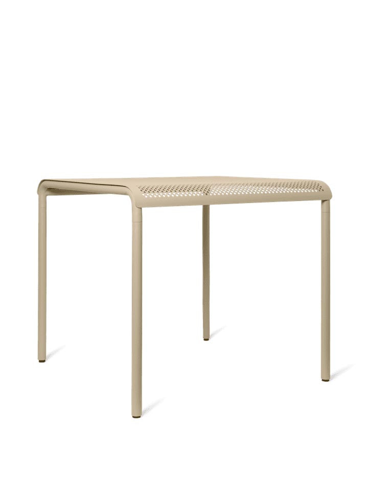 Dapple Esstisch 80 x 80  in Kaschmir präsentiert im Onlineshop von KAQTU Design AG. Gartentisch ist von Ferm Living