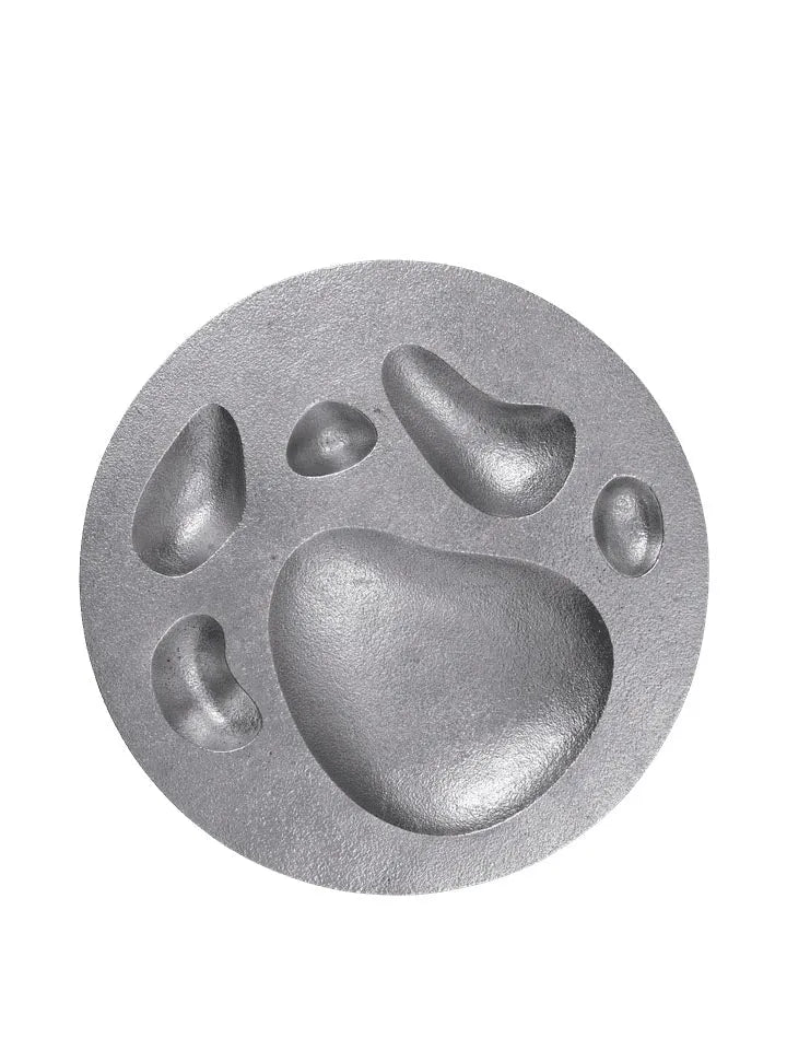 Niche Schale in Aluminium präsentiert im Onlineshop von KAQTU Design AG. Schale ist von Ferm Living