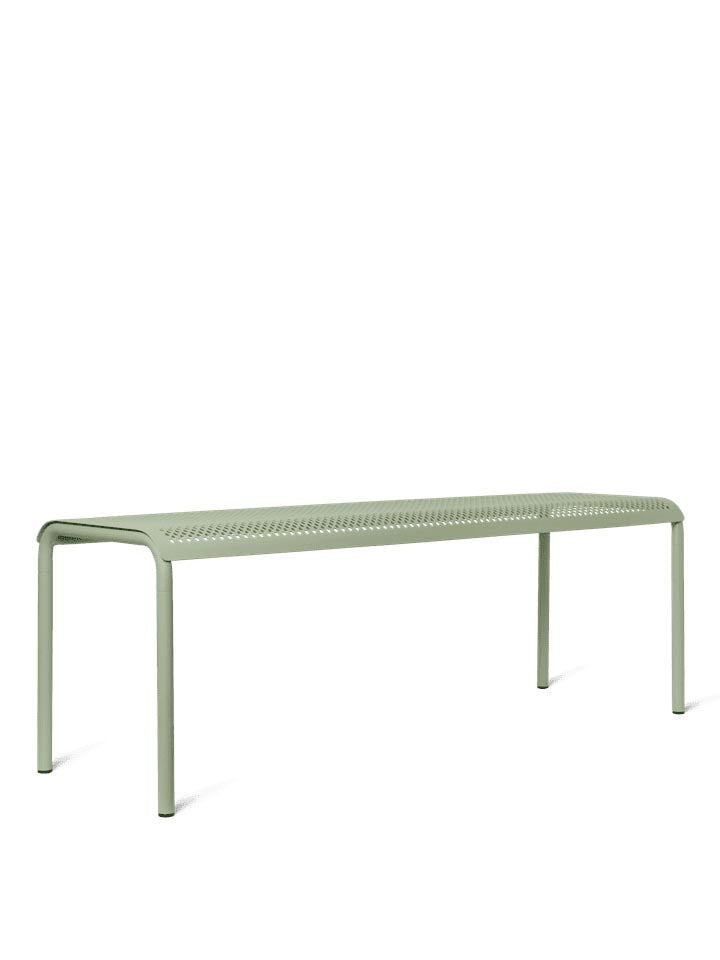 Dapple Bank in Teegrün präsentiert im Onlineshop von KAQTU Design AG. Gartenbank ist von Ferm Living