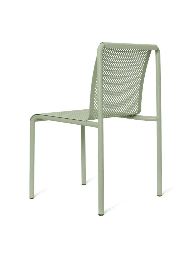 Dapple Stuhl in Teegrün präsentiert im Onlineshop von KAQTU Design AG. Gartenstuhl ist von Ferm Living