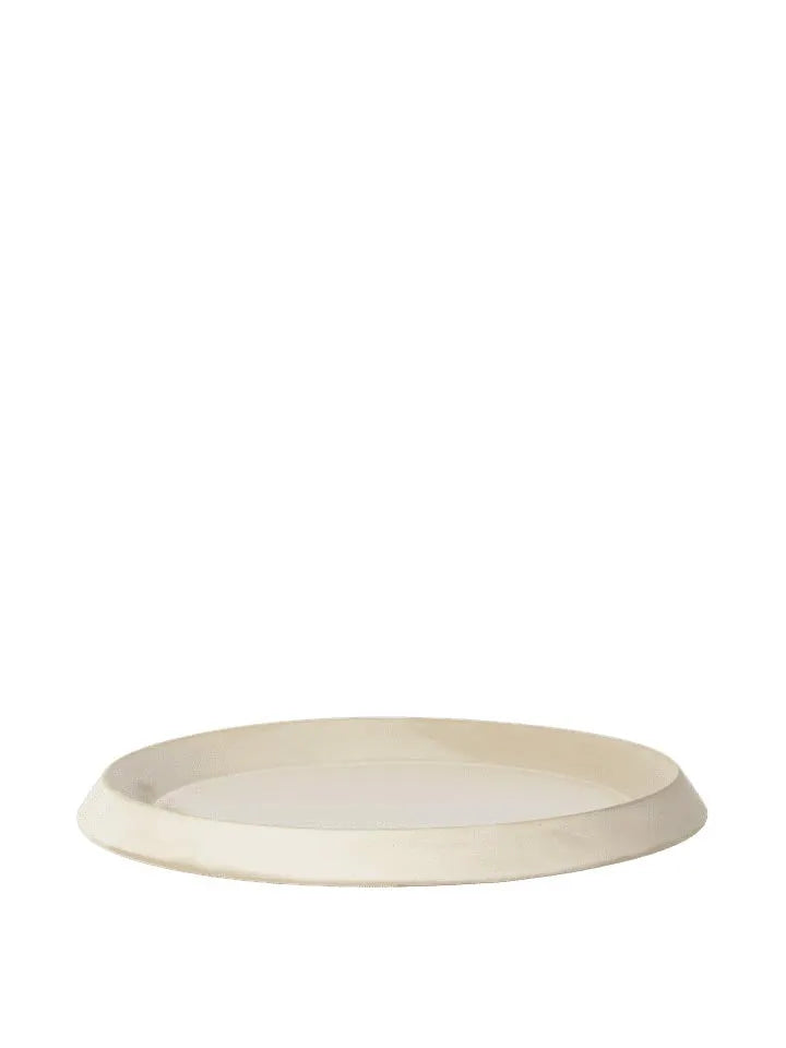 Erena Servierplatte Ø35 in Sahne präsentiert im Onlineshop von KAQTU Design AG. Platte ist von Ferm Living