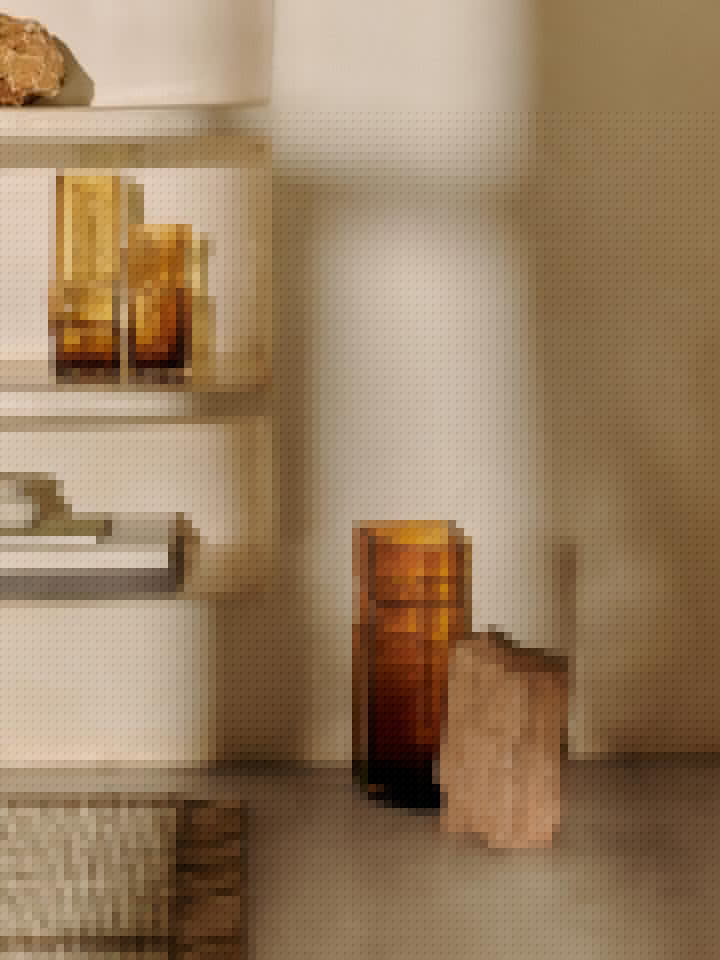 Muro Vase H38  in Recyceltes Bernstein präsentiert im Onlineshop von KAQTU Design AG. Vase ist von Ferm Living