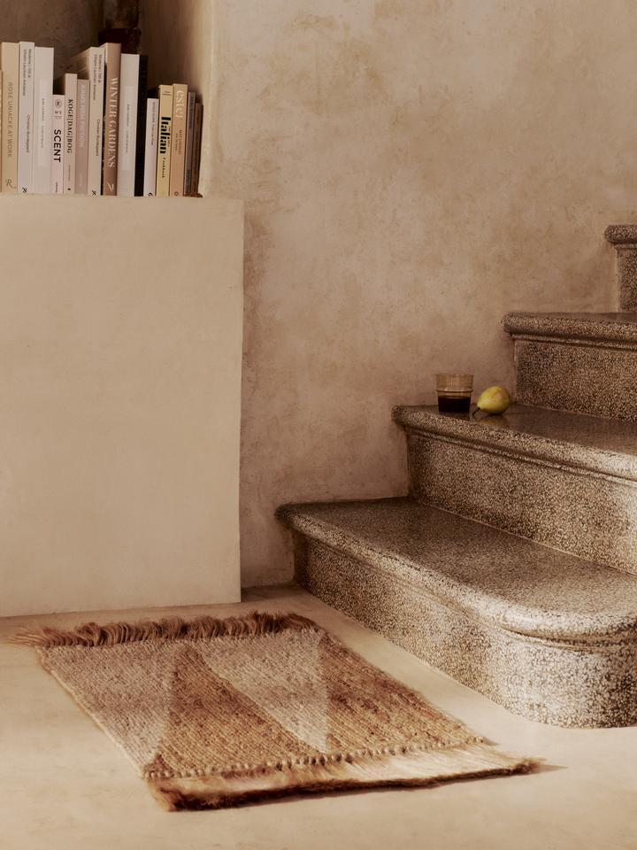 Studie Matte 50 x 70  in Natürlich/Cremeweiss präsentiert im Onlineshop von KAQTU Design AG. Teppich ist von Ferm Living