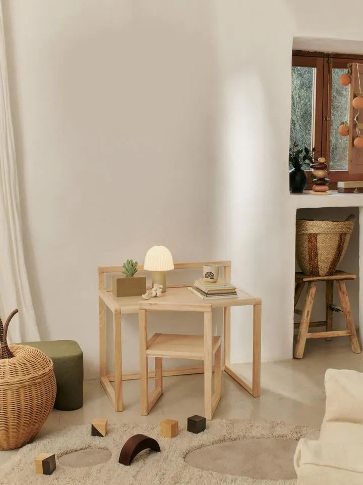 Frill Tragbare Lampe  in Kaschmir/Weiss präsentiert im Onlineshop von KAQTU Design AG. Tischleuchte ist von Ferm Living