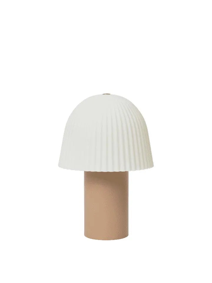 Frill Tragbare Lampe  in Rose/Weiss präsentiert im Onlineshop von KAQTU Design AG. Tischleuchte ist von Ferm Living