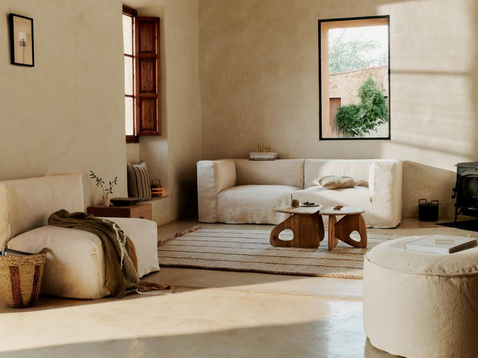 Oar Couchtisch 70 in Natürliche Eiche präsentiert im Onlineshop von KAQTU Design AG. Beistelltisch ist von Ferm Living