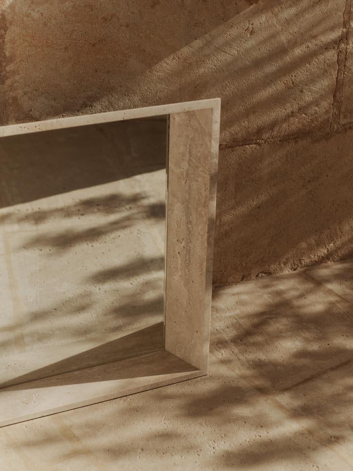 Lancet in Travertin präsentiert im Onlineshop von KAQTU Design AG. Spiegel ist von Ferm Living