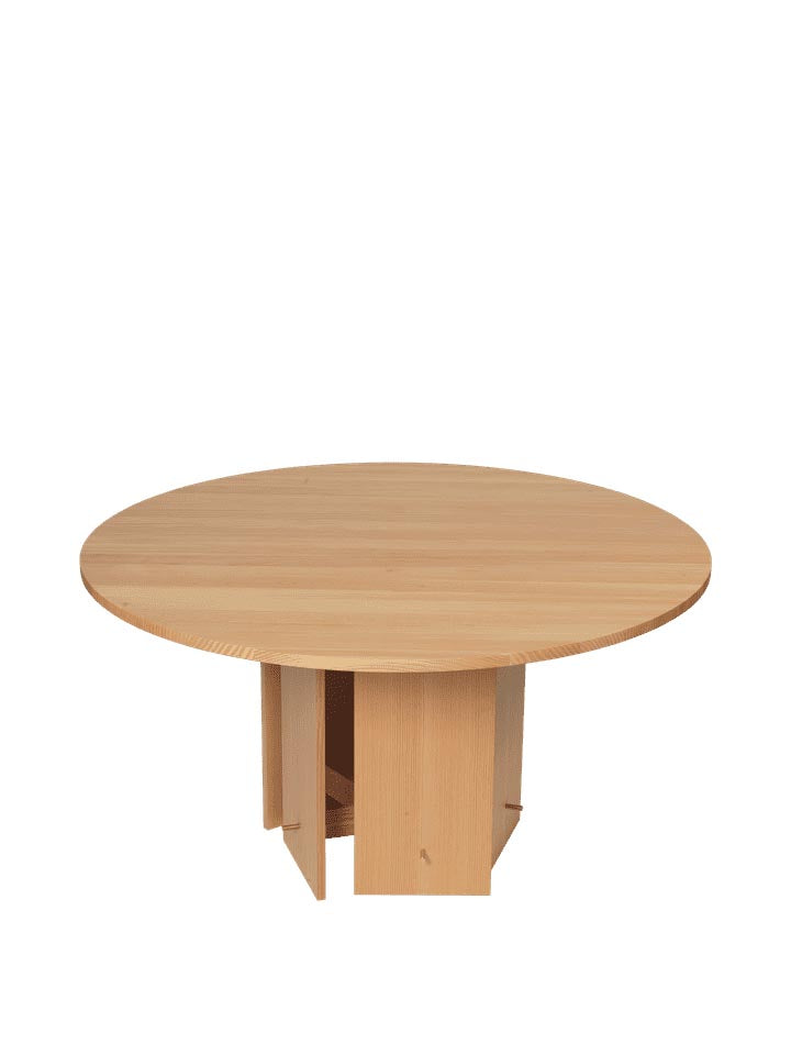 Aukko Esstisch Ø140 in Douglasie präsentiert im Onlineshop von KAQTU Design AG. Esstisch ist von Ferm Living