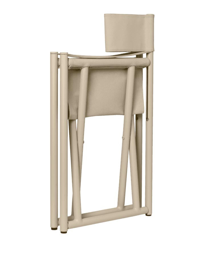 Voya Klappstuhl in Kaschmir präsentiert im Onlineshop von KAQTU Design AG. Gartenstuhl mit Armlehnen ist von Ferm Living