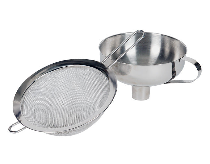 <tc>KISAG</tc> Funnel with sieve ø 16 cm