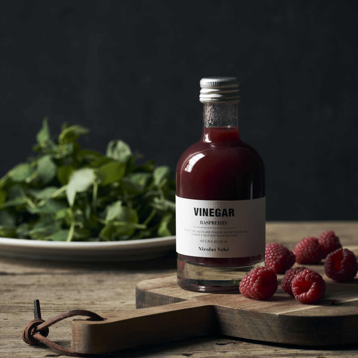 Fruchtiger Raspberry Essig von Nicolas Vahé für kreative Gerichte.
